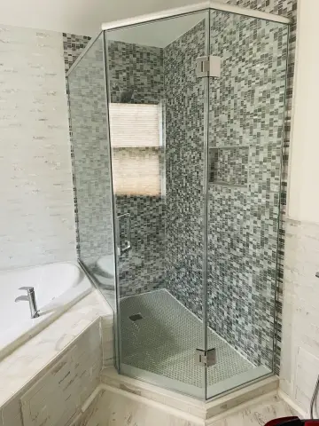 Frameless glass shower door